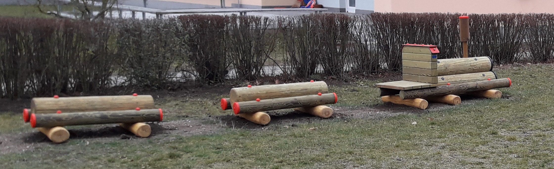 Zahradní mašinka z kulatiny  DP 020