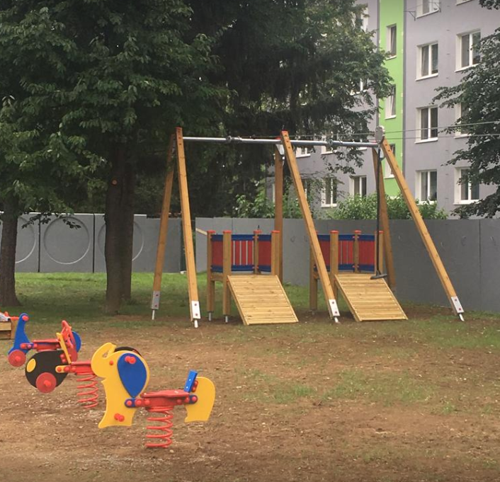 Lanovka Poma DUO s plošinami   L 006