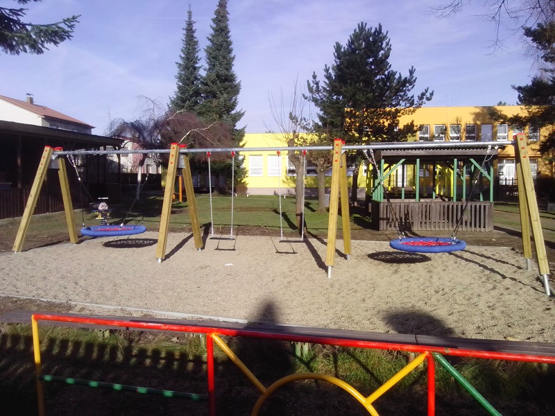 Závěsná houpačka MULTI s Hnízdy HZ 018