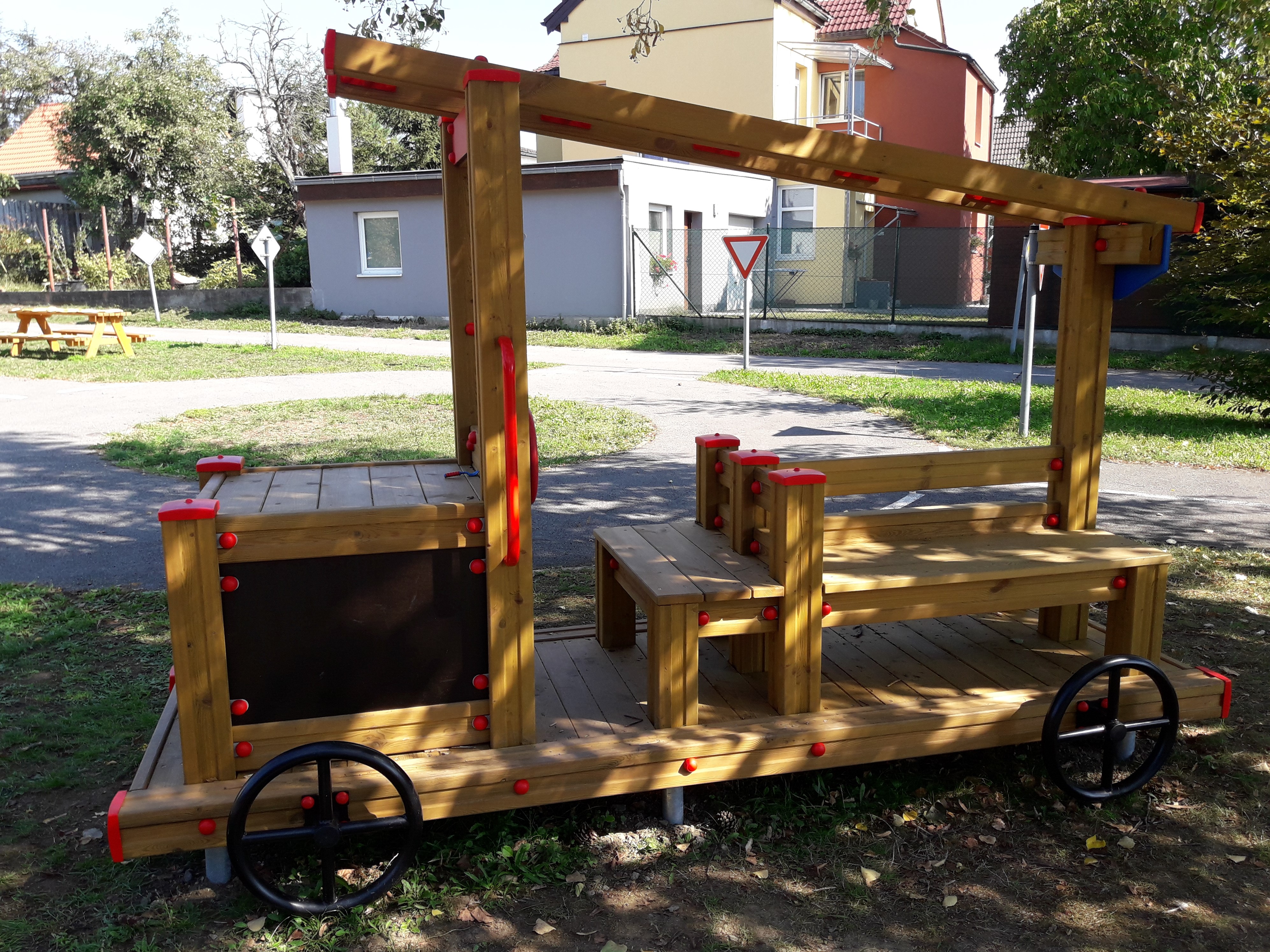 Prolézačka HASIČSKÉ AUTO   DP 018