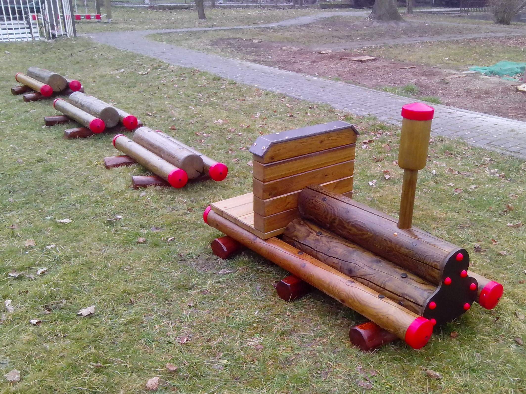 Zahradní mašinka z kulatiny  DP 020