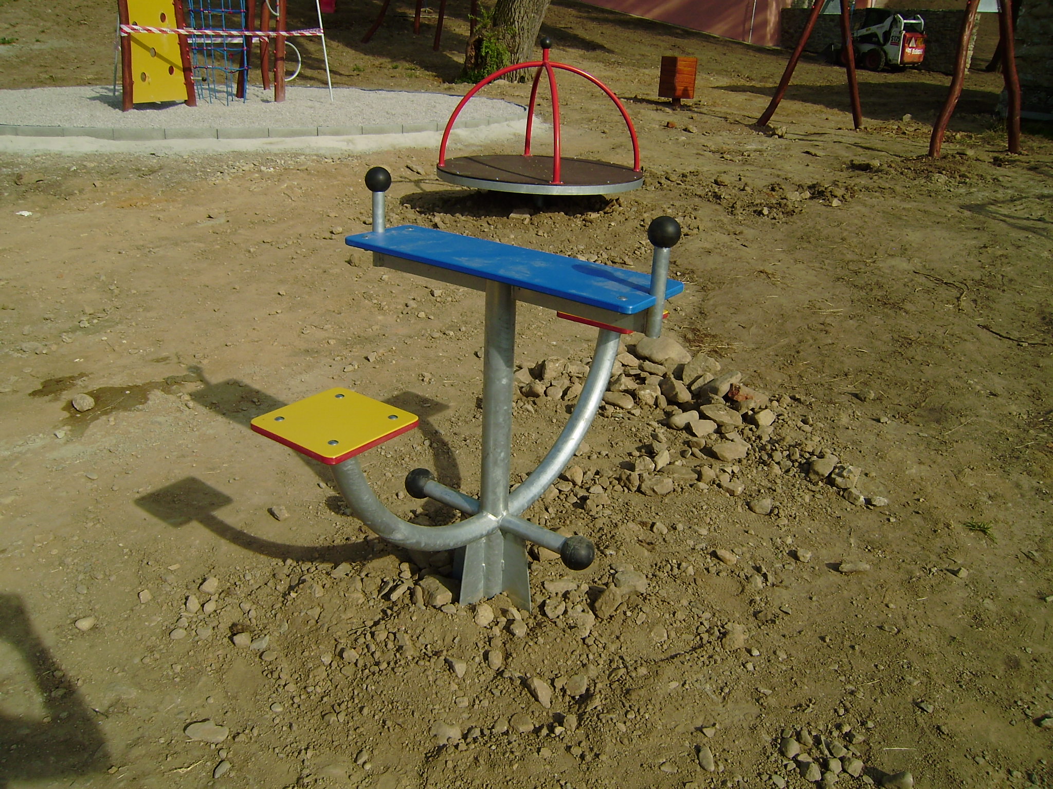 Stolek NA PÁKU   DP 051