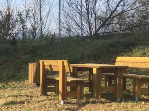 Lavička dřevěná s opěradlem