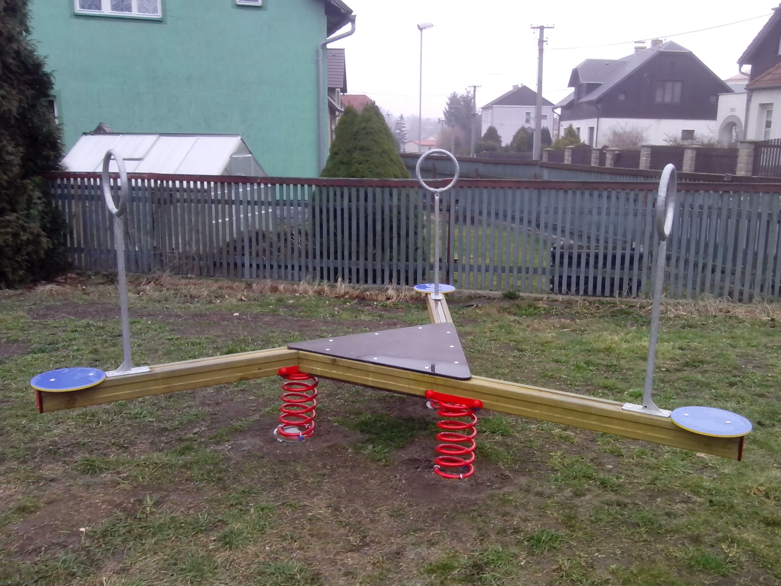 Vahadlová pružinová houpačka TRIO   HV 007