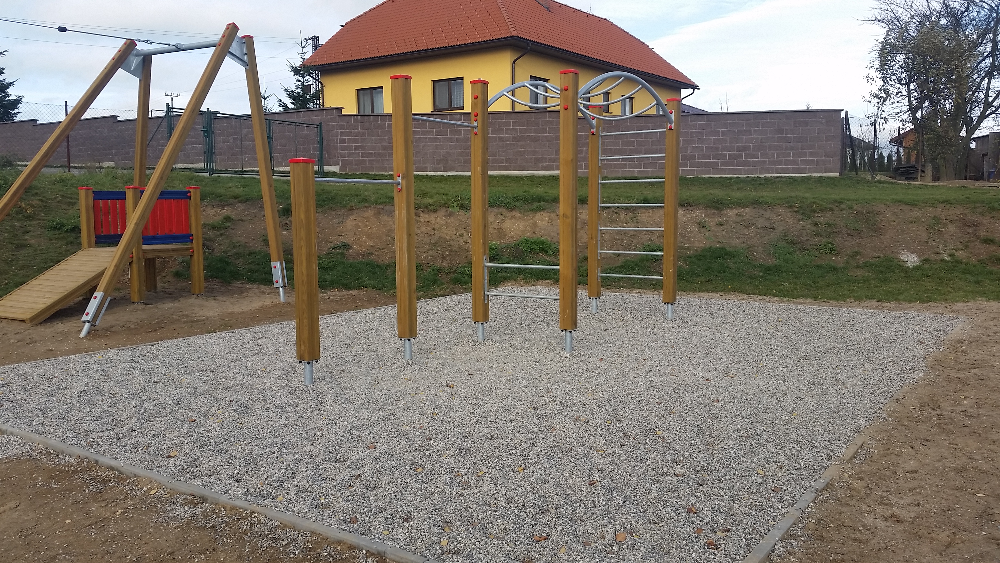 Ručkovací oblouk s hrazdou  SB 025