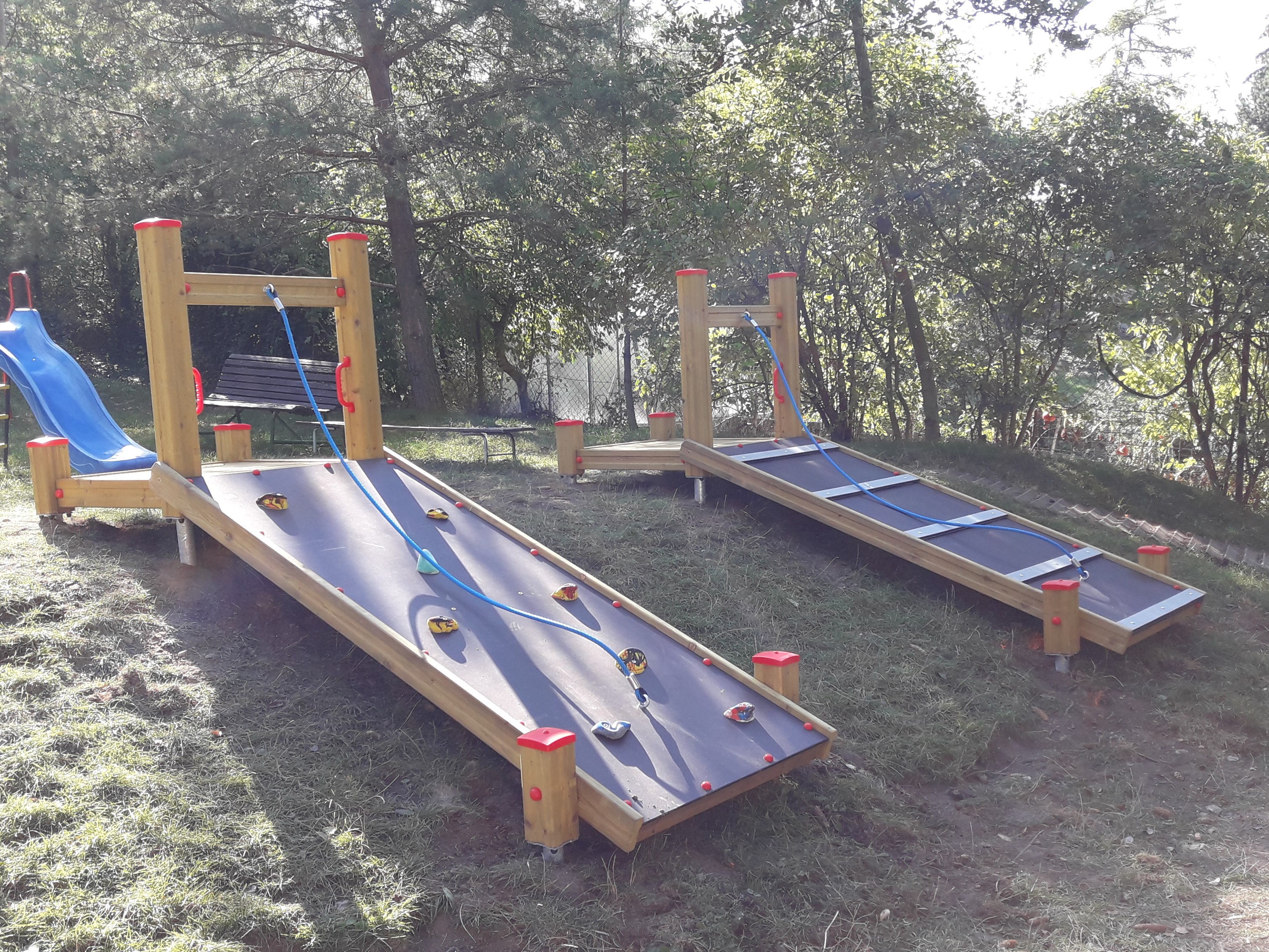 Šikmá lezecká stěna s lanem II.   LP 004