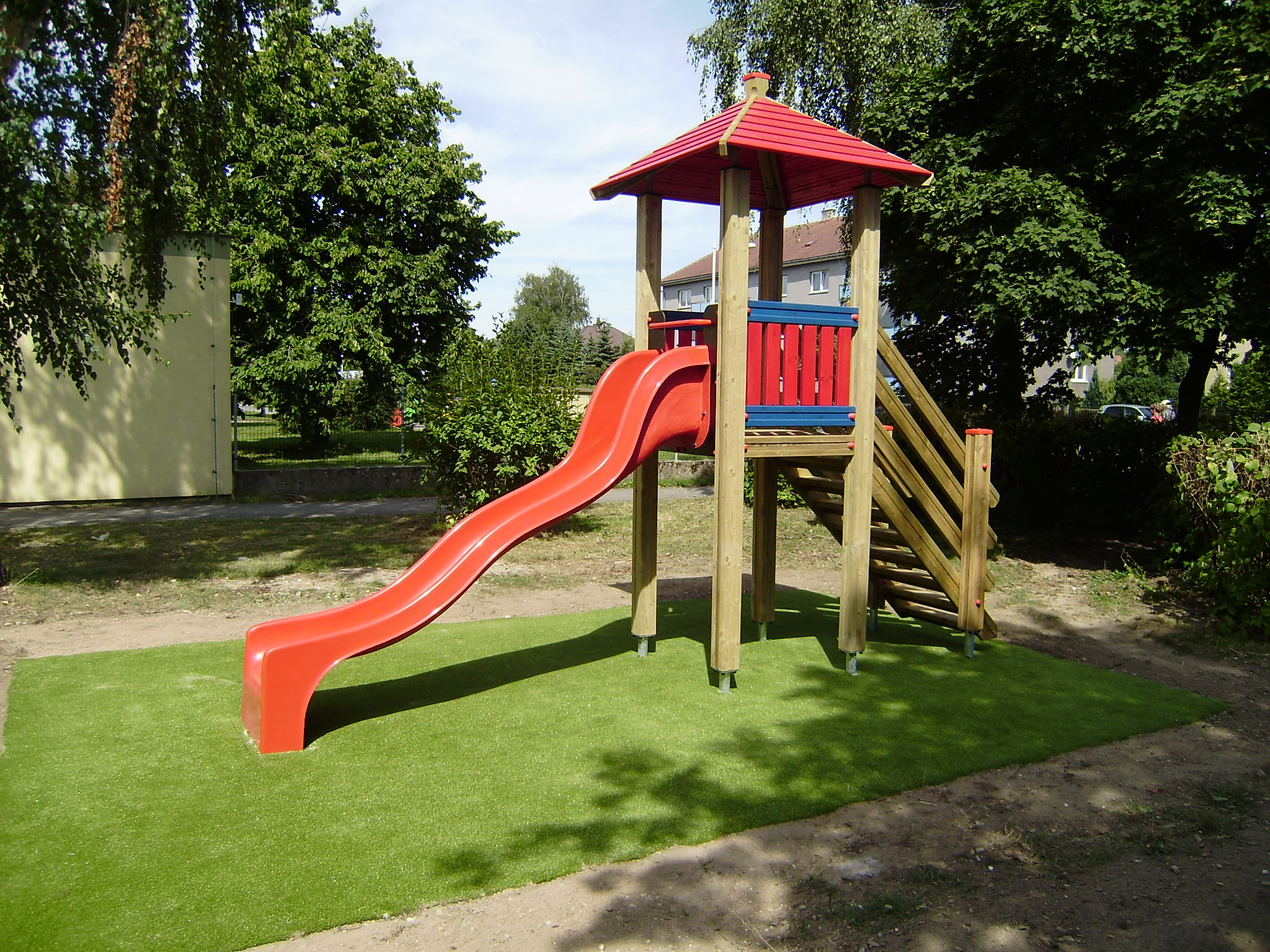 Věž se skluzavkou  V1_A0_SBP