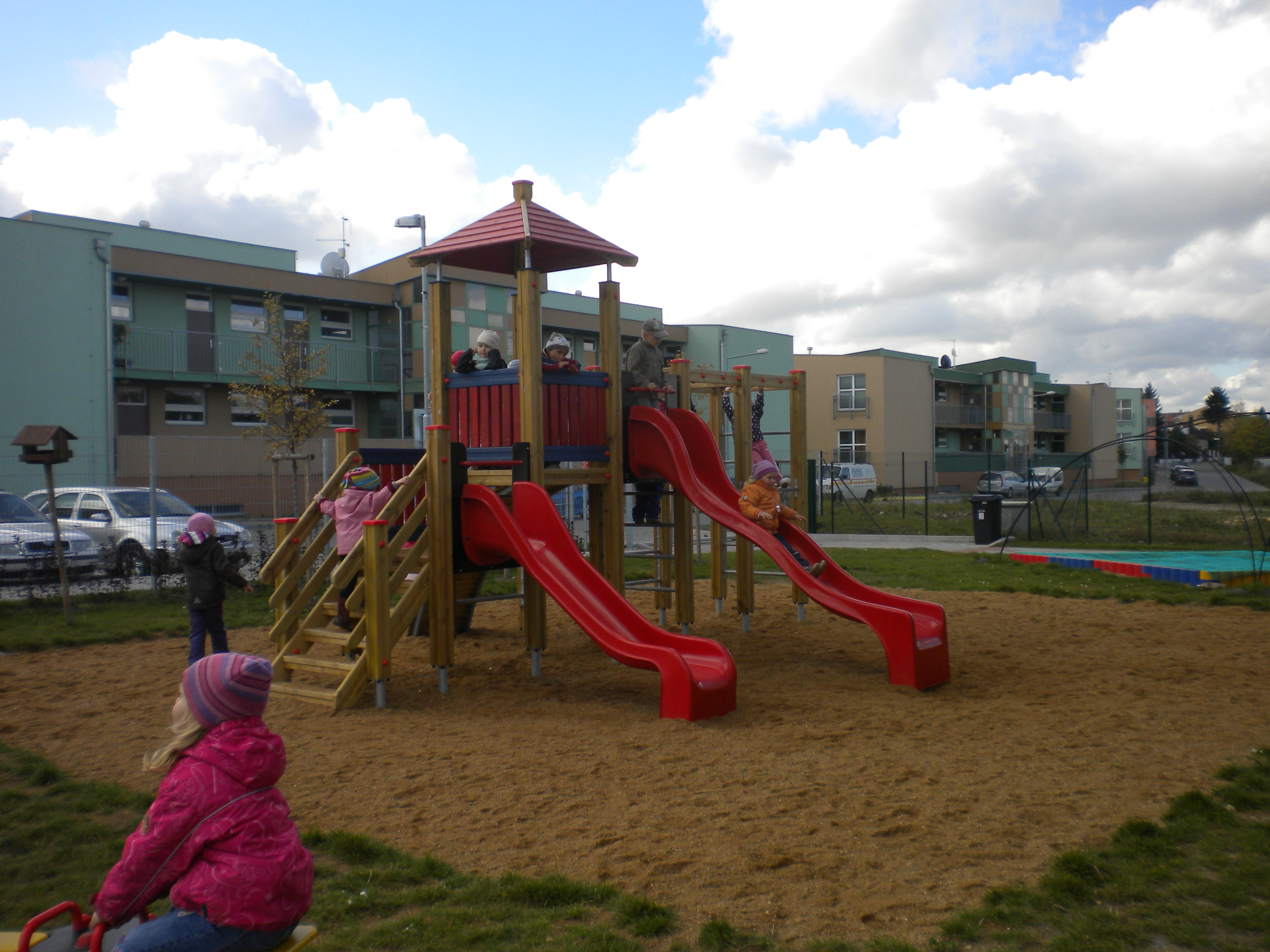 Herní sestava se skluzavkou V1_Y1