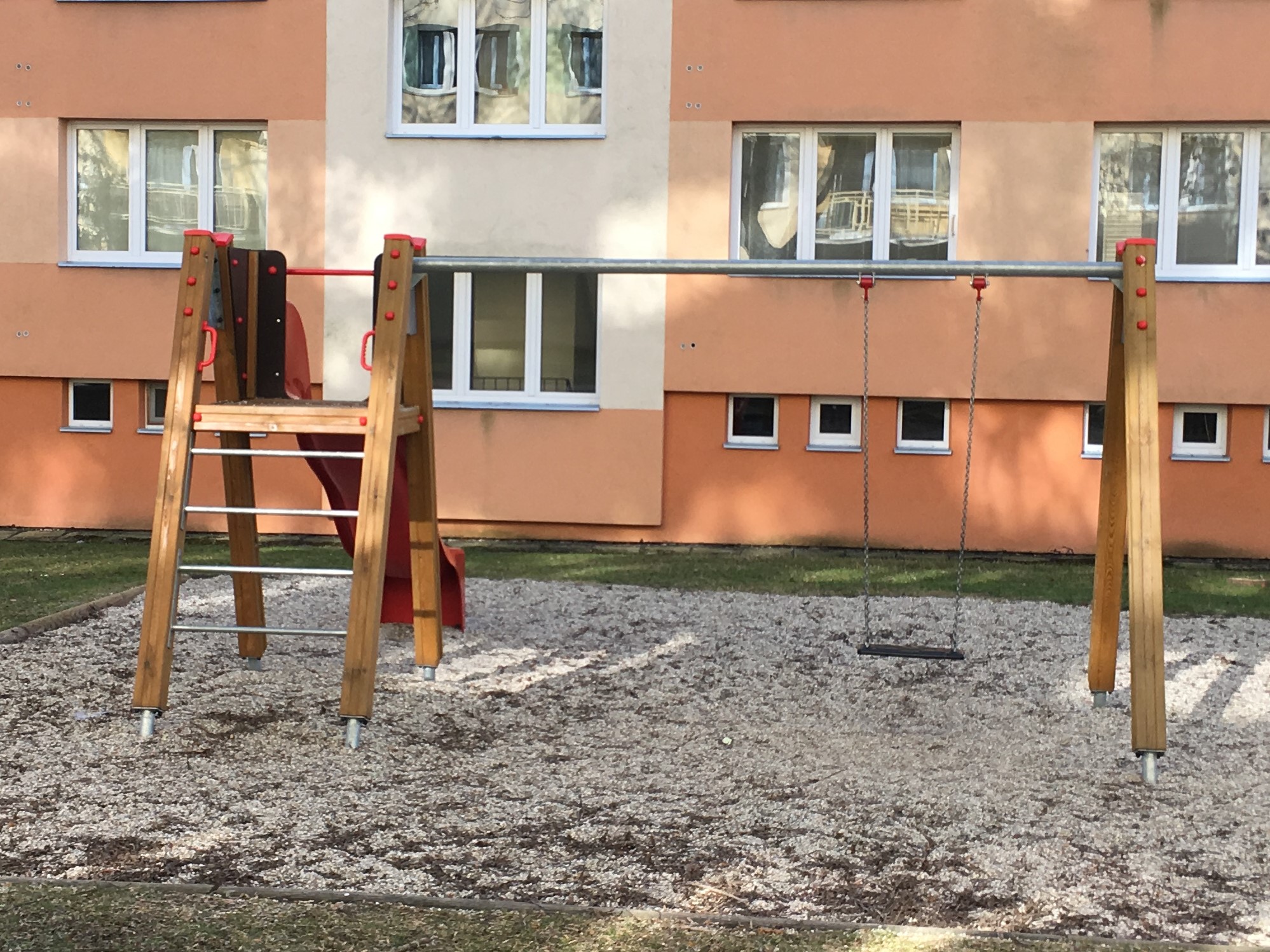 Závěsná houpačka se skluzavkou  HZ 014