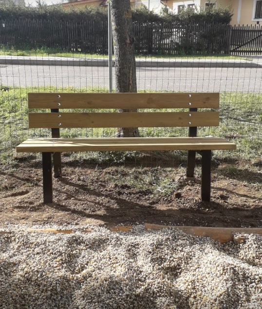 Lavička parková s opěradlem