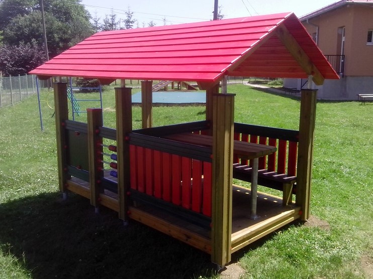 Domek na zahradu s posezením a edukačními prvky DP 006