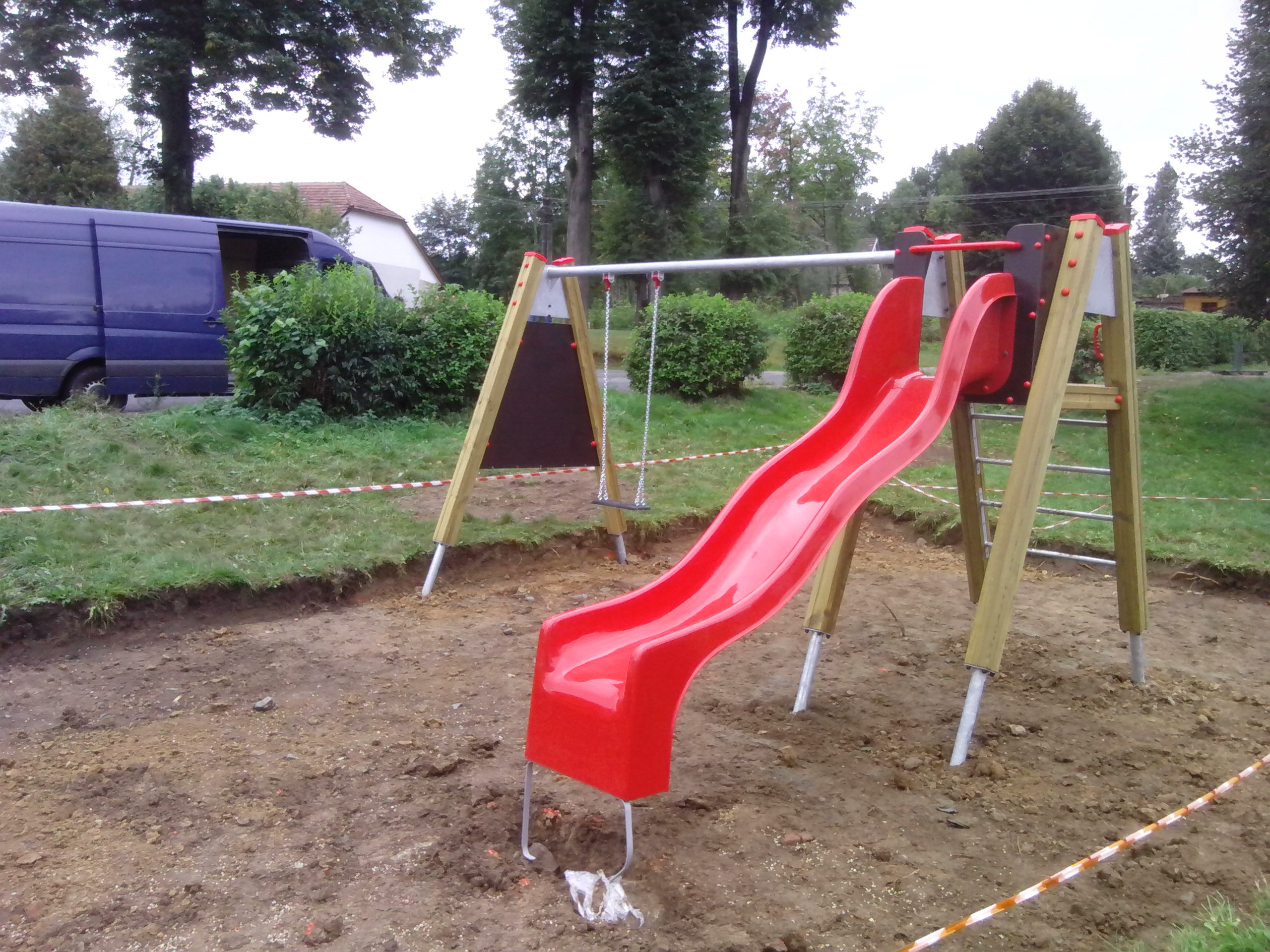 Závěsná houpačka se skluzavkou  HZ 014